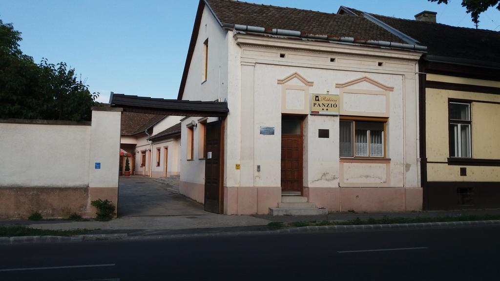 Rakoczi Panzio Hotel Debrecen Bagian luar foto