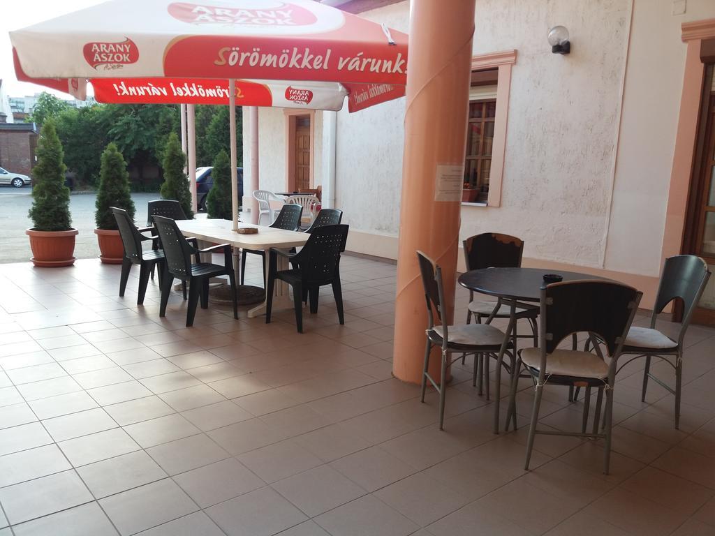 Rakoczi Panzio Hotel Debrecen Bagian luar foto