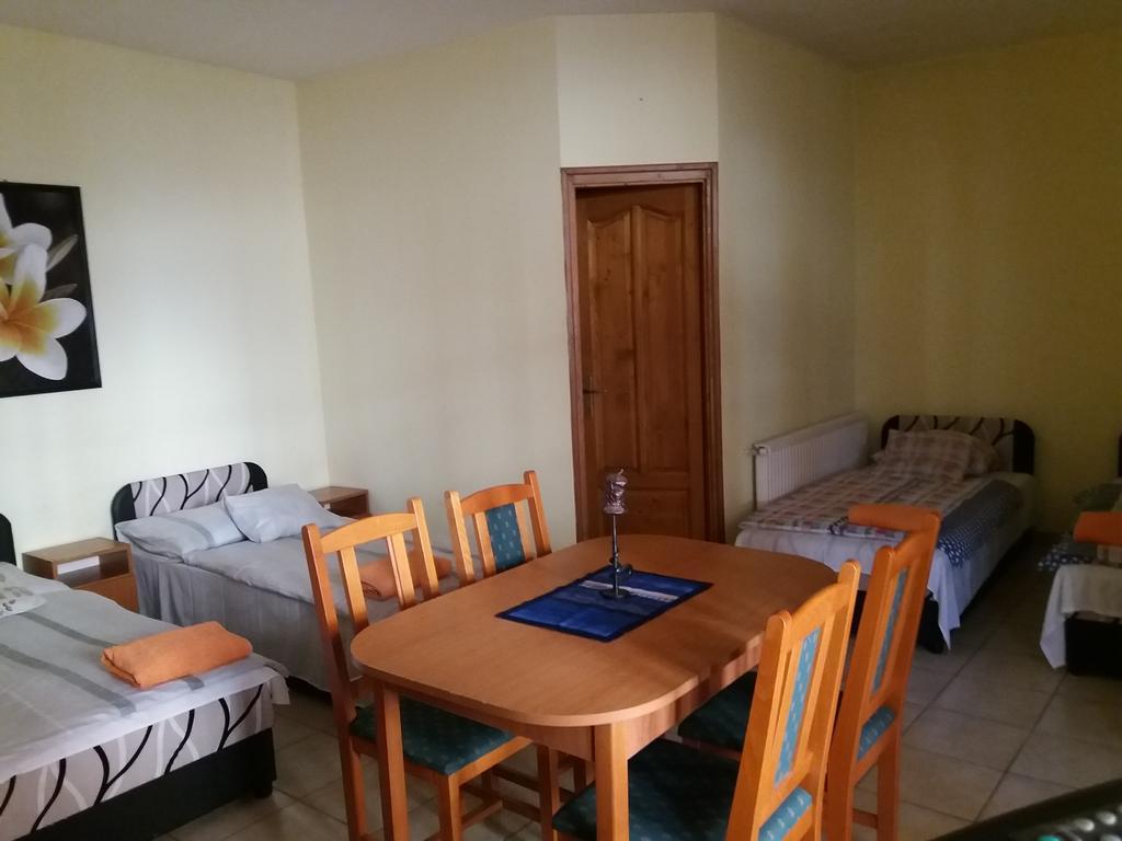 Rakoczi Panzio Hotel Debrecen Bagian luar foto