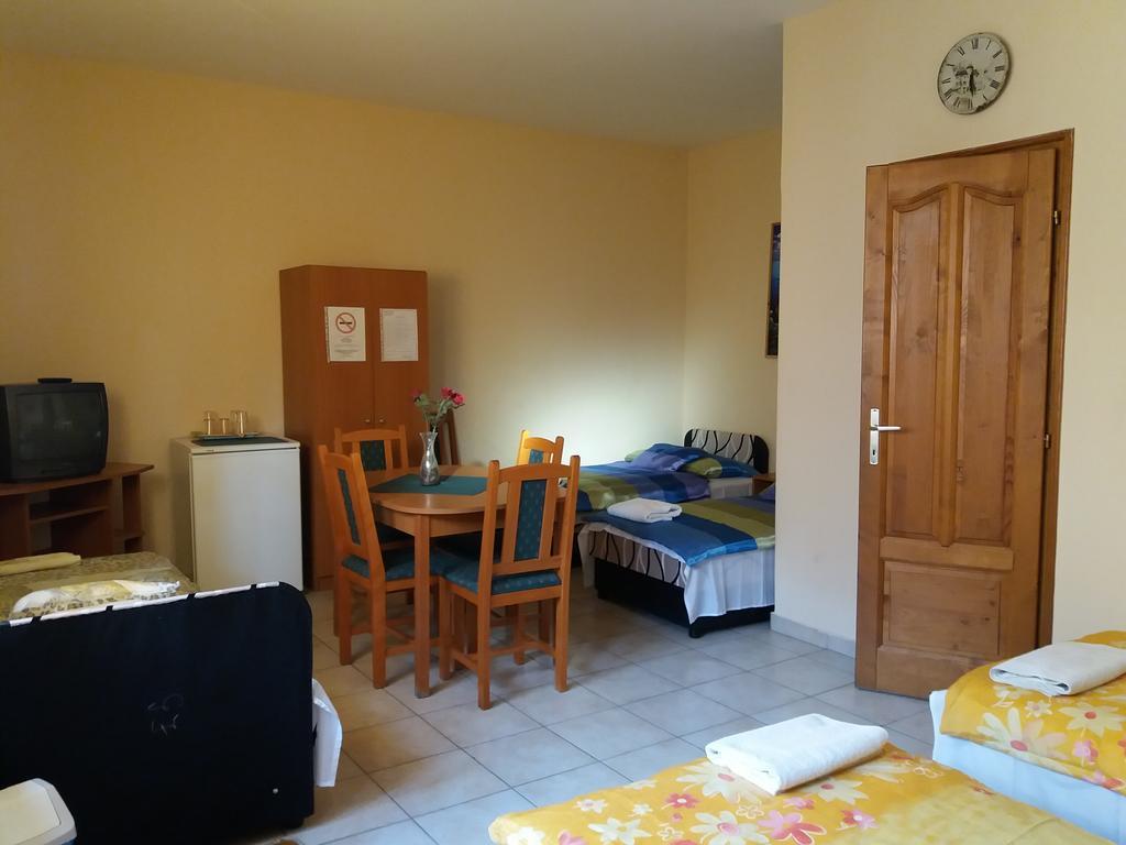 Rakoczi Panzio Hotel Debrecen Bagian luar foto