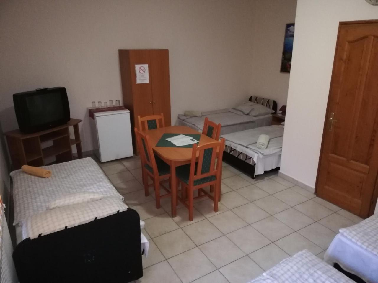 Rakoczi Panzio Hotel Debrecen Bagian luar foto