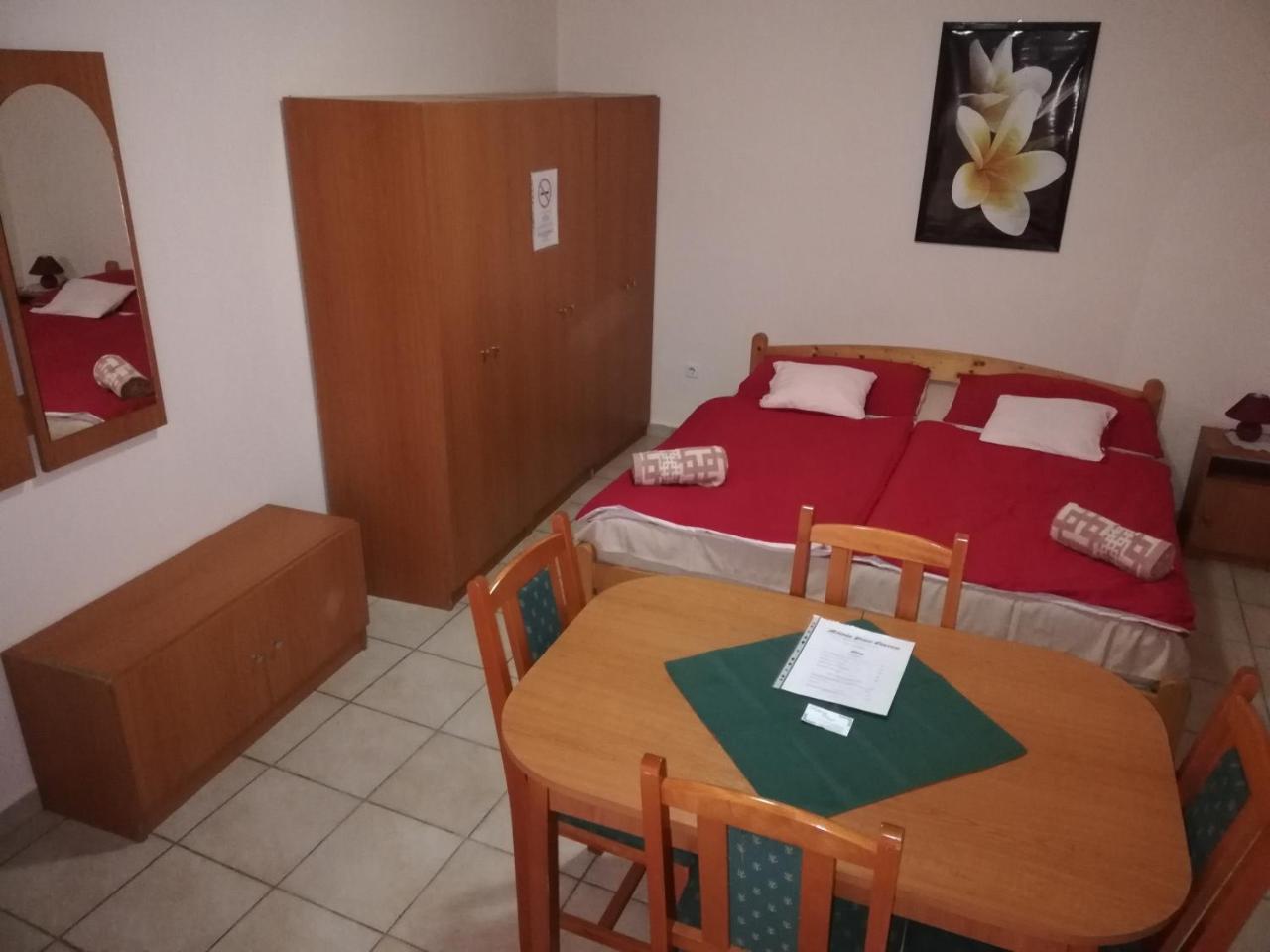 Rakoczi Panzio Hotel Debrecen Bagian luar foto