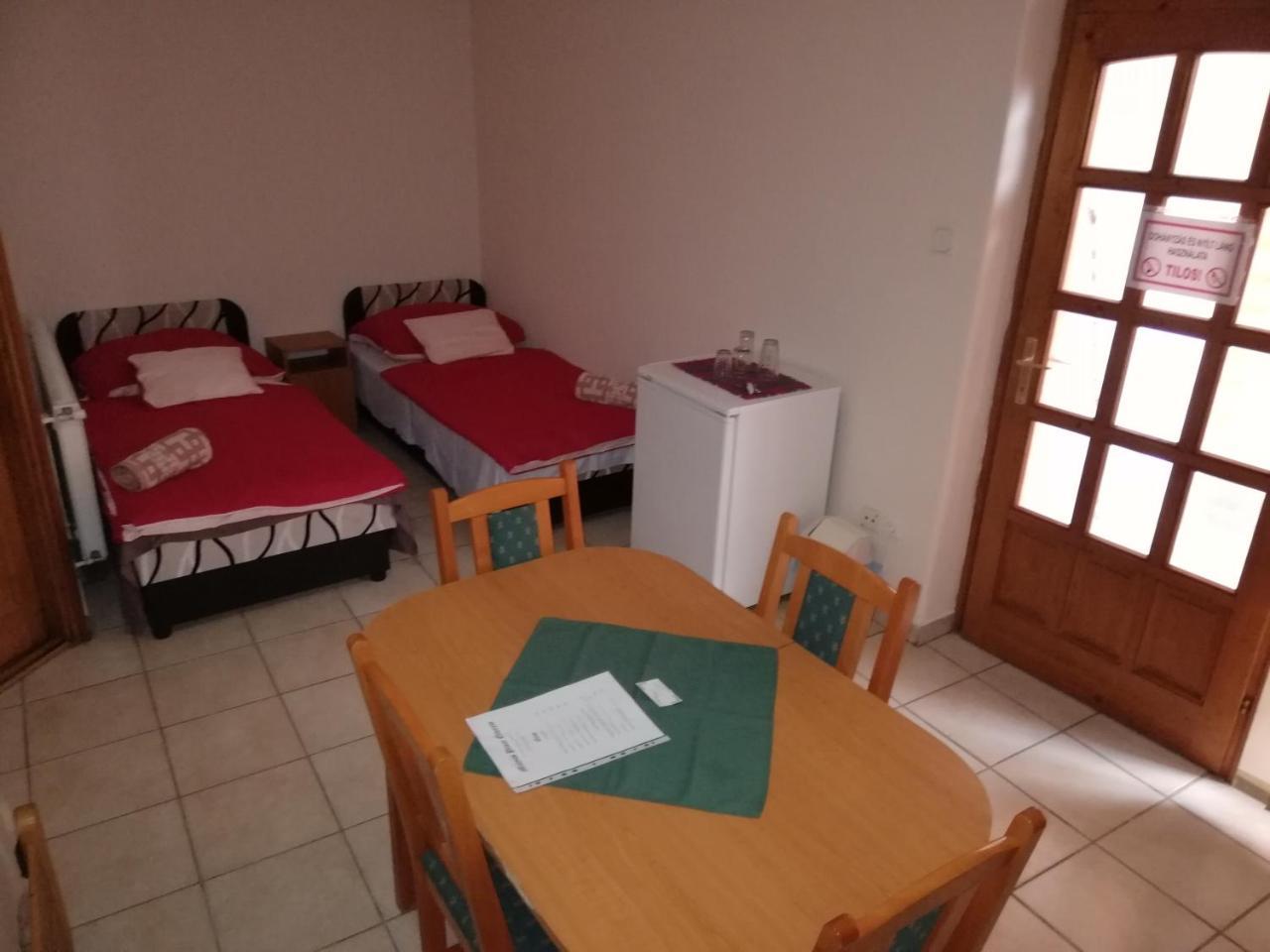 Rakoczi Panzio Hotel Debrecen Bagian luar foto